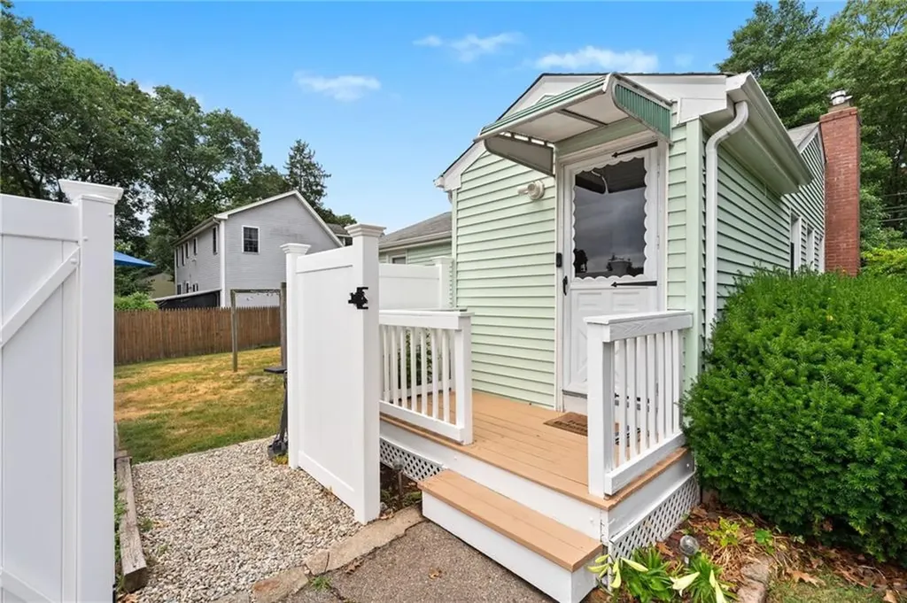 2 Glen Drive Warwick RI 02889