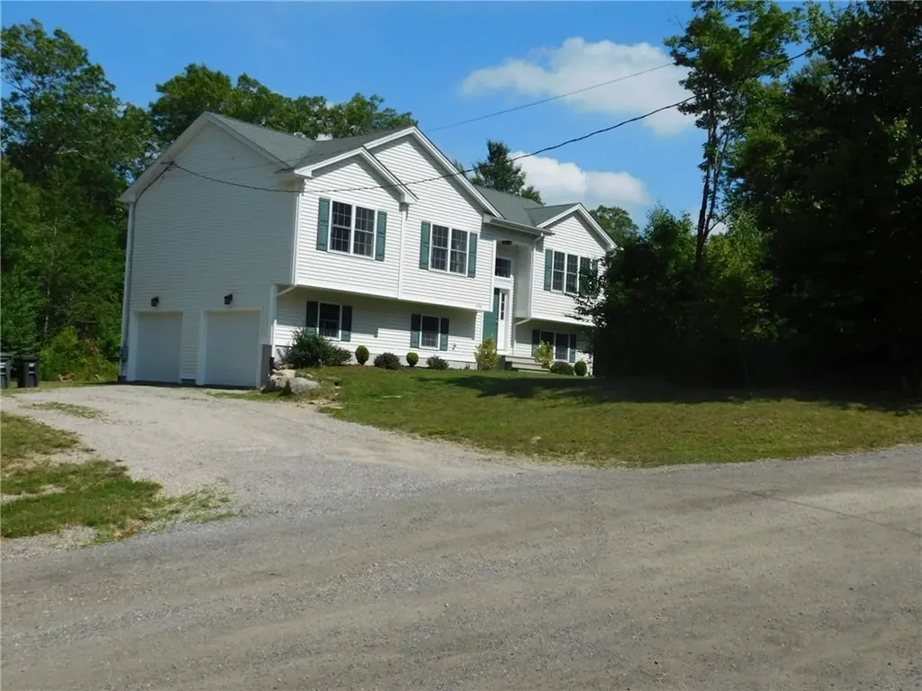 476 Ledge Road Coventry RI 02816