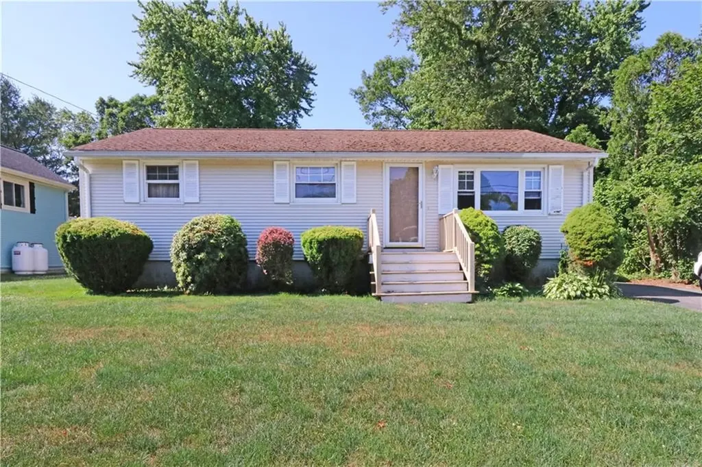 27 Louise Drive Tiverton RI 02878