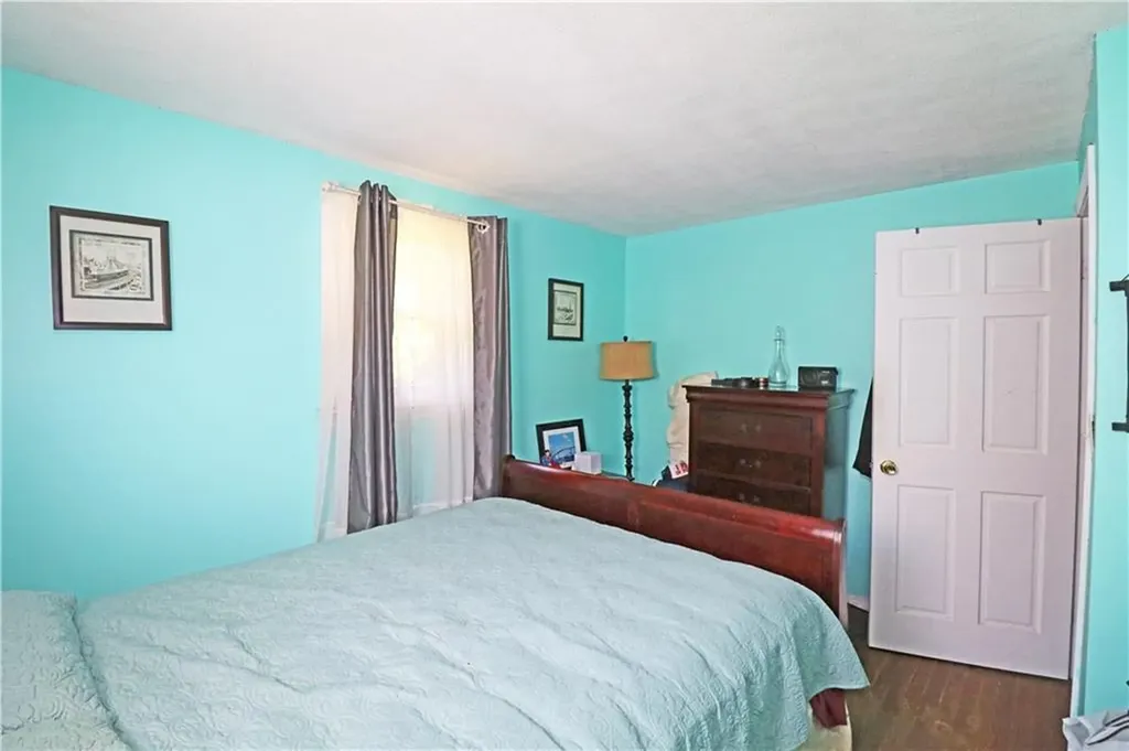 27 Louise Drive Tiverton RI 02878