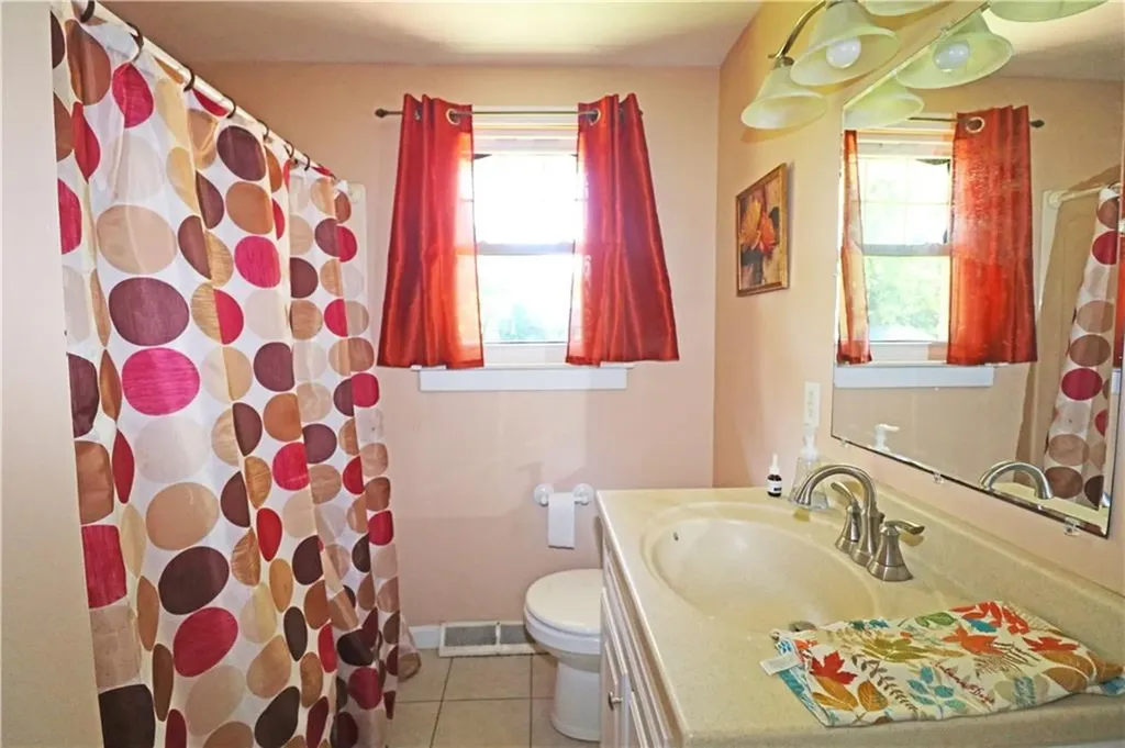 27 Louise Drive Tiverton RI 02878