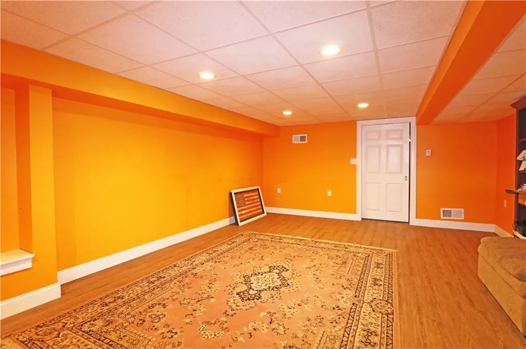 27 Louise Drive Tiverton RI 02878