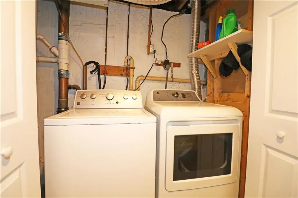 27 Louise Drive Tiverton RI 02878
