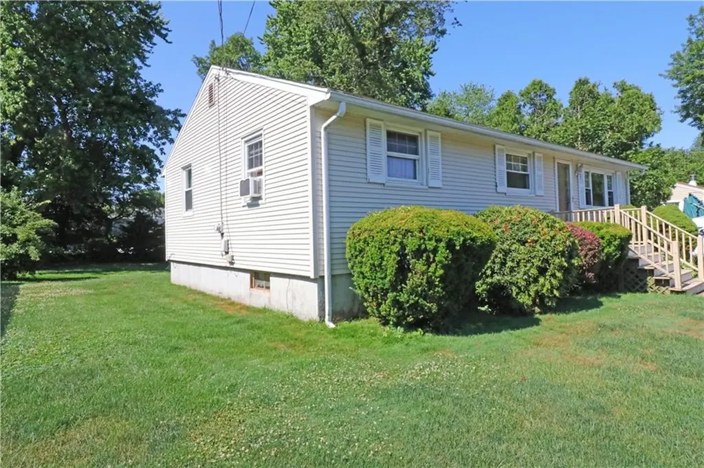 27 Louise Drive Tiverton RI 02878