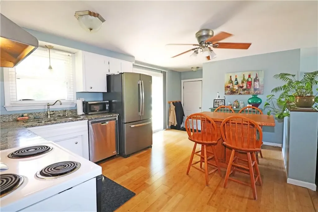 27 Louise Drive Tiverton RI 02878