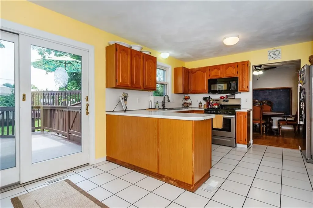 65 Jeri Lynn Circle Warwick RI 02886