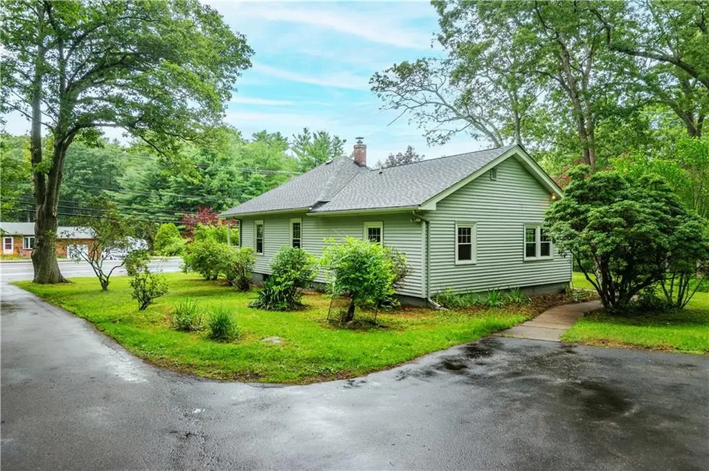 3442 Flat River Road Coventry RI 02816