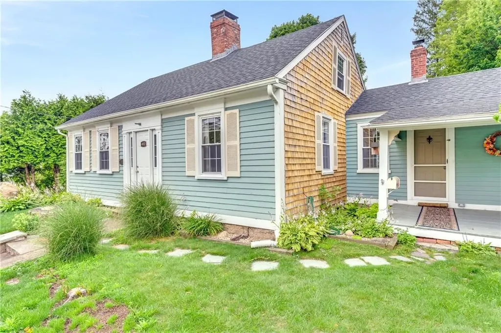 492 Oaklawn Avenue Cranston RI 02920
