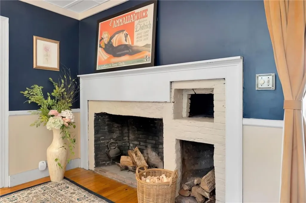 492 Oaklawn Avenue Cranston RI 02920