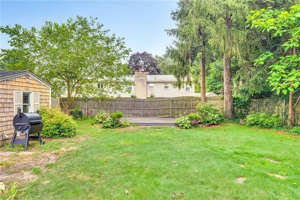 492 Oaklawn Avenue Cranston RI 02920