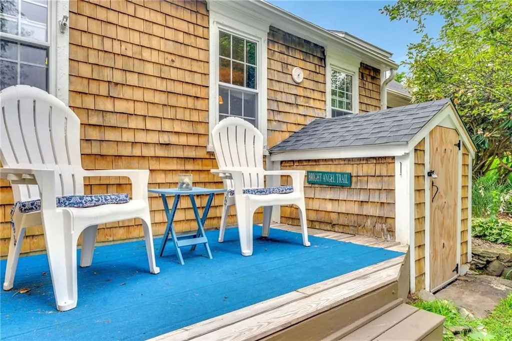 492 Oaklawn Avenue Cranston RI 02920