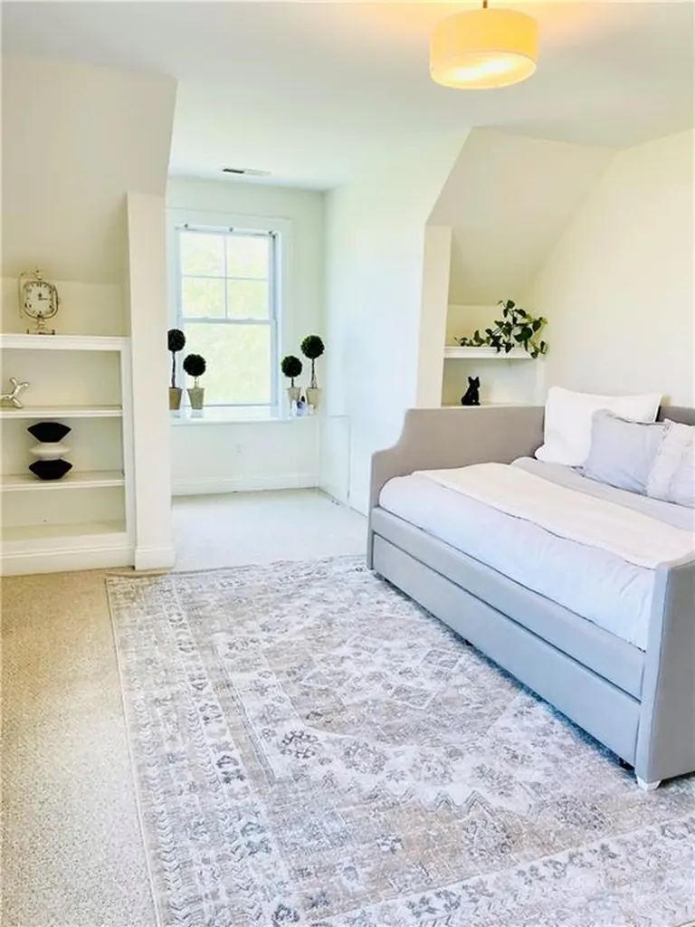 21 Helm Street Jamestown RI 02835