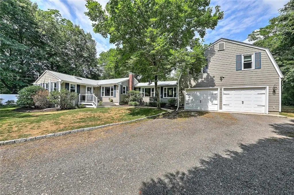 63 Pendar Road North Kingstown RI 02852