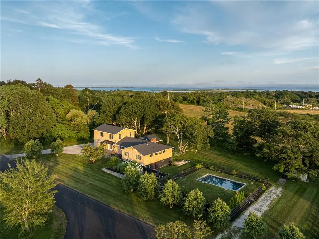 16 Sachuest Drive Middletown RI 02842