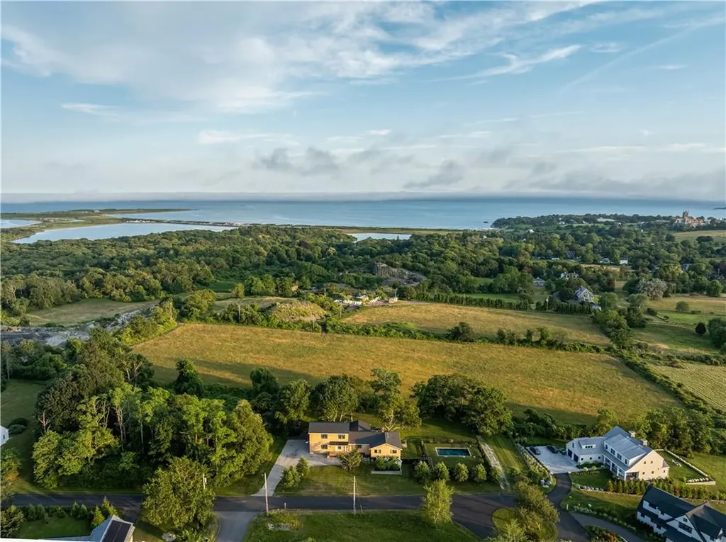 16 Sachuest Drive Middletown RI 02842