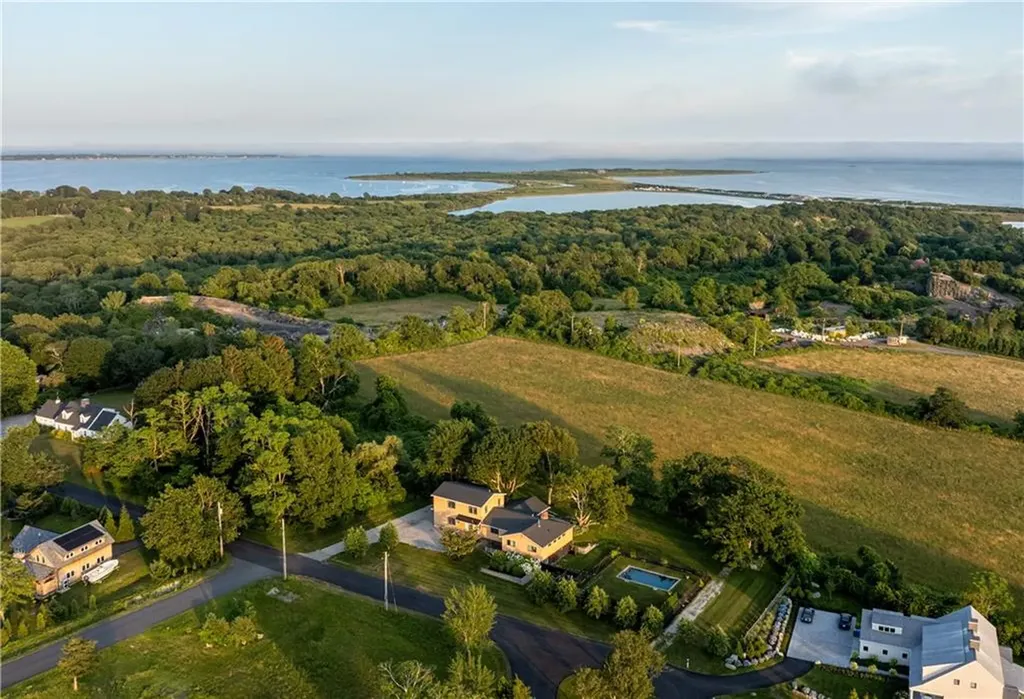 16 Sachuest Drive Middletown RI 02842