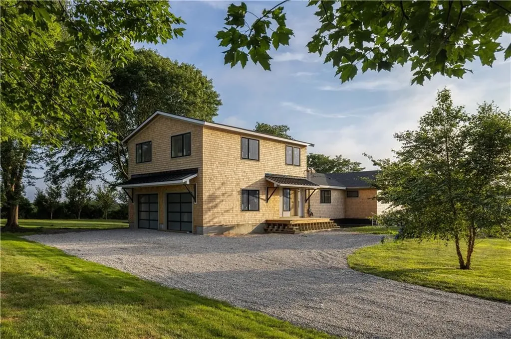 16 Sachuest Drive Middletown RI 02842