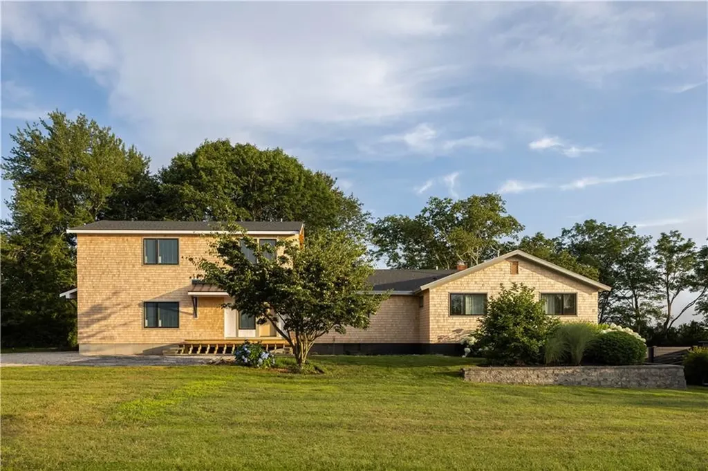 16 Sachuest Drive Middletown RI 02842