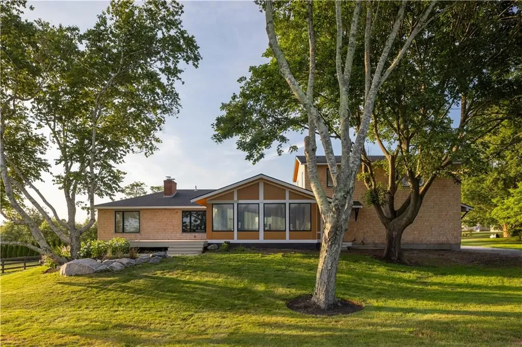 16 Sachuest Drive Middletown RI 02842
