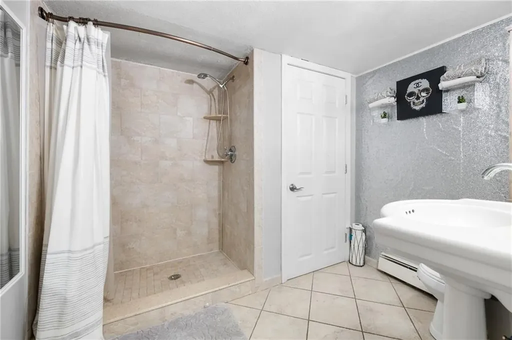 1352 Newport Avenue Pawtucket RI 02861