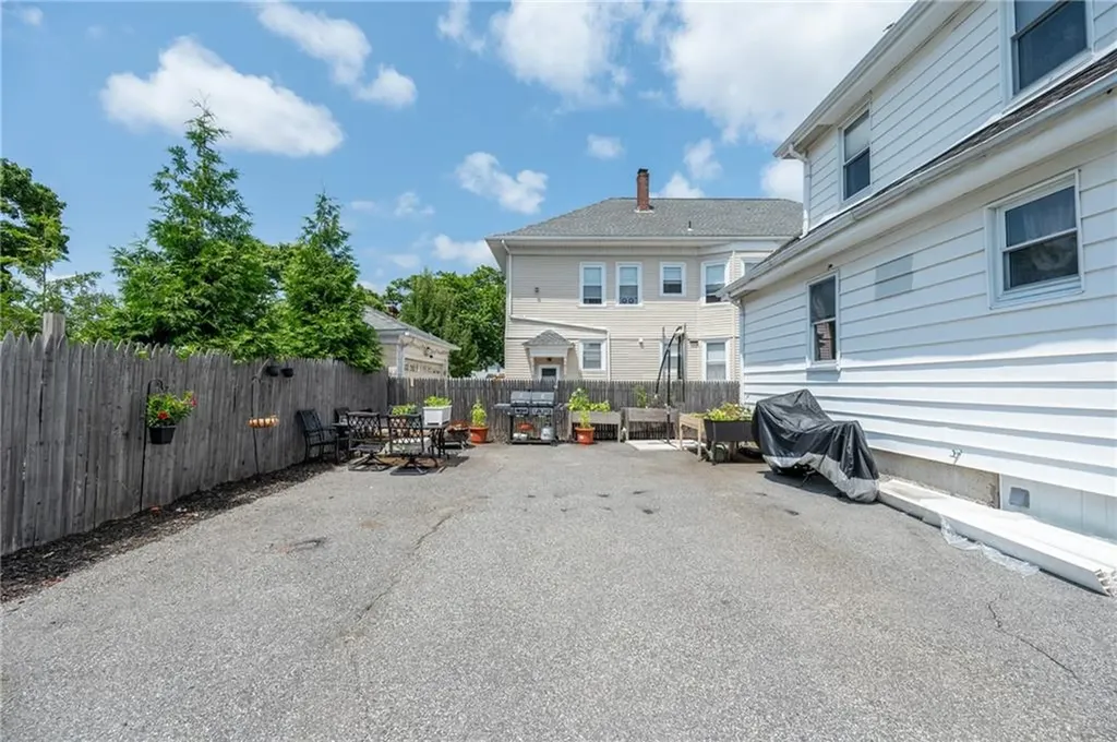 1352 Newport Avenue Pawtucket RI 02861