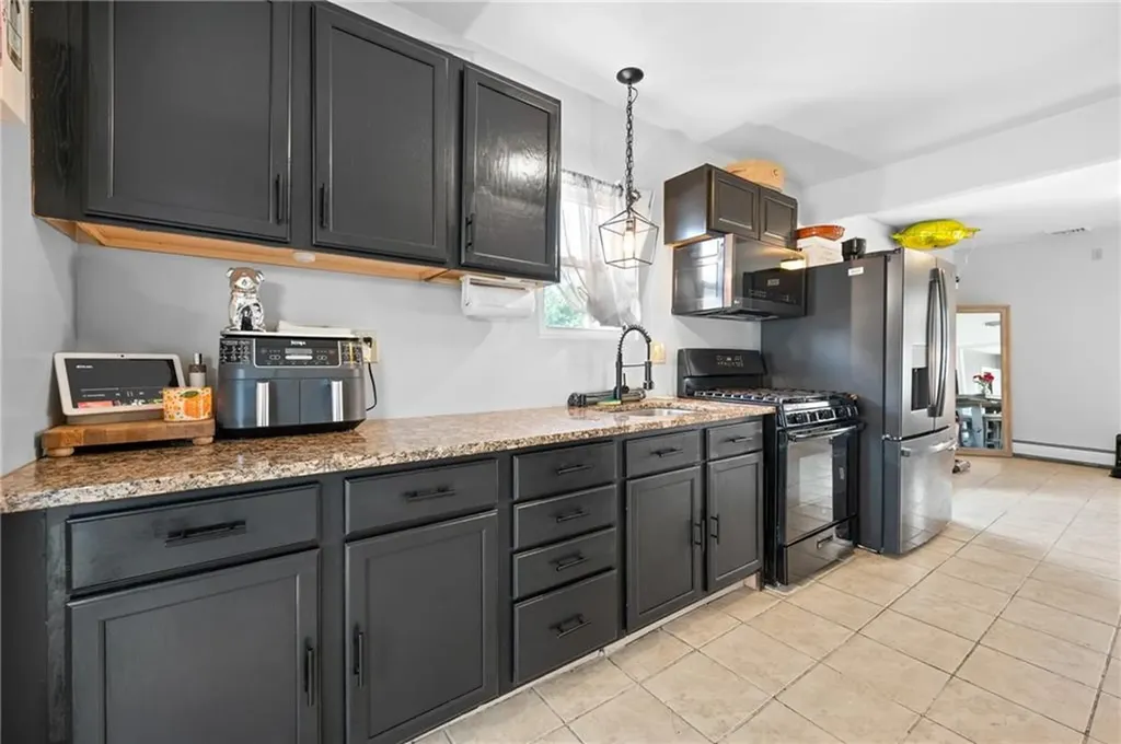 1352 Newport Avenue Pawtucket RI 02861