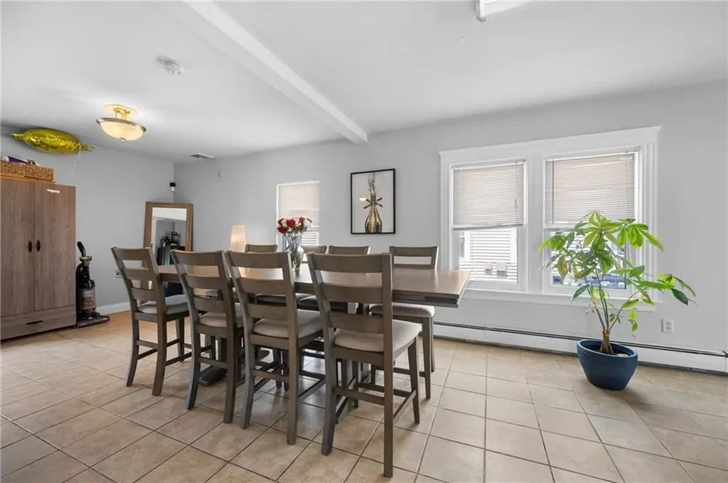 1352 Newport Avenue Pawtucket RI 02861