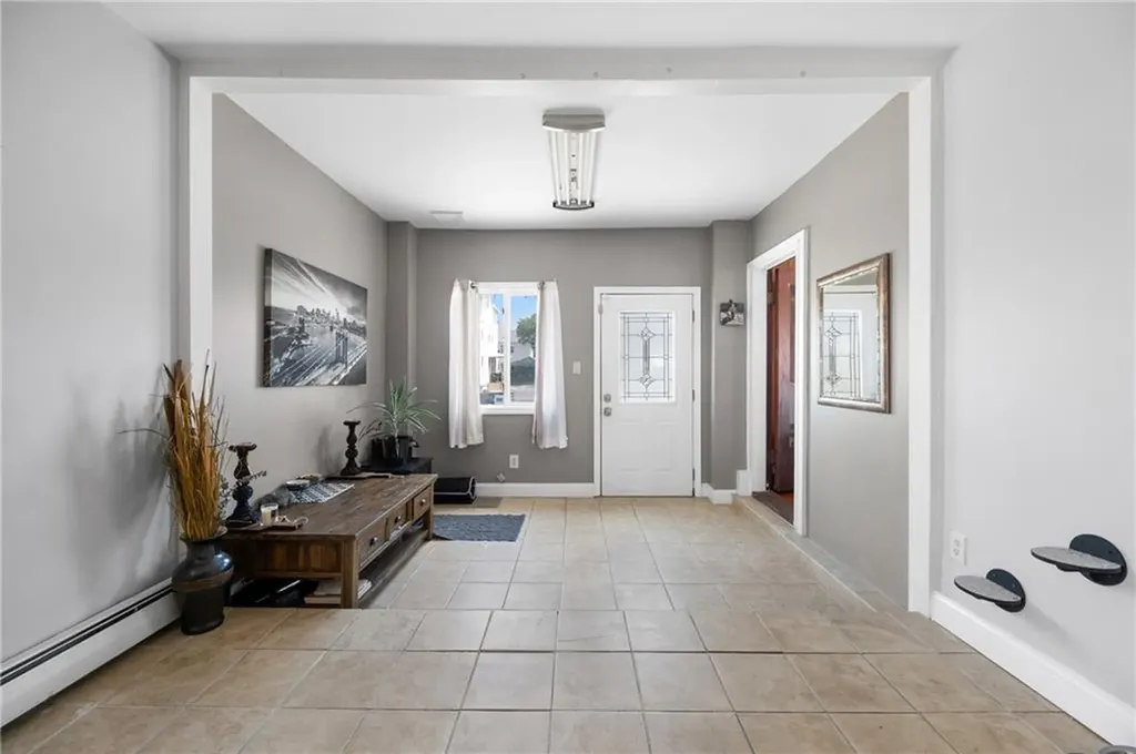 1352 Newport Avenue Pawtucket RI 02861