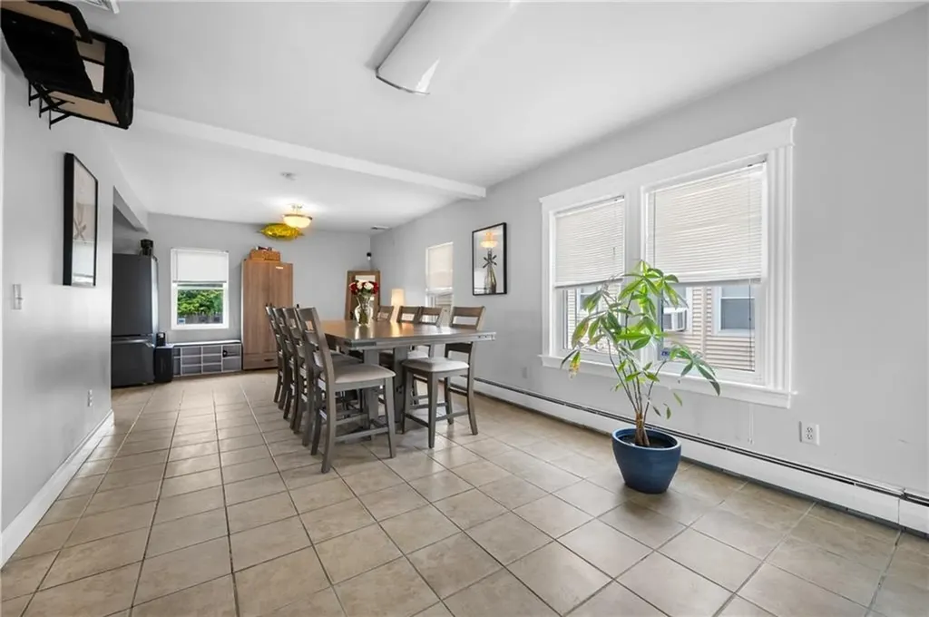 1352 Newport Avenue Pawtucket RI 02861