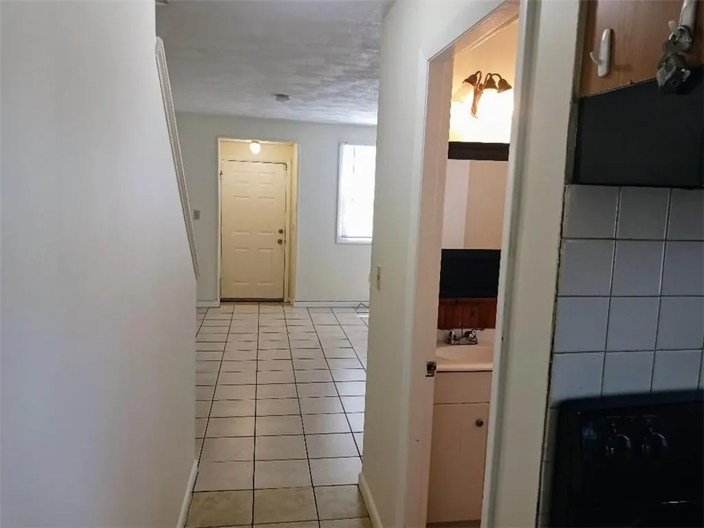 19 17 Klondike Street Providence RI 02909