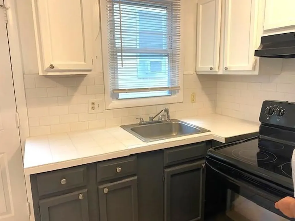 19 17 Klondike Street Providence RI 02909
