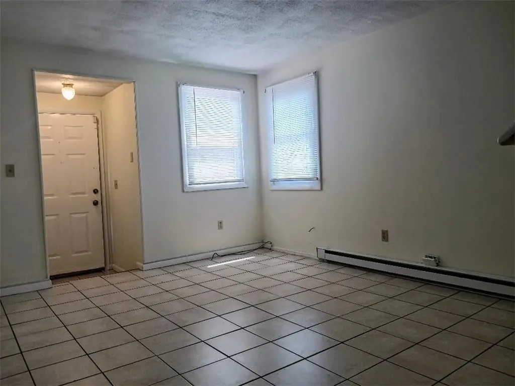 19 17 Klondike Street Providence RI 02909