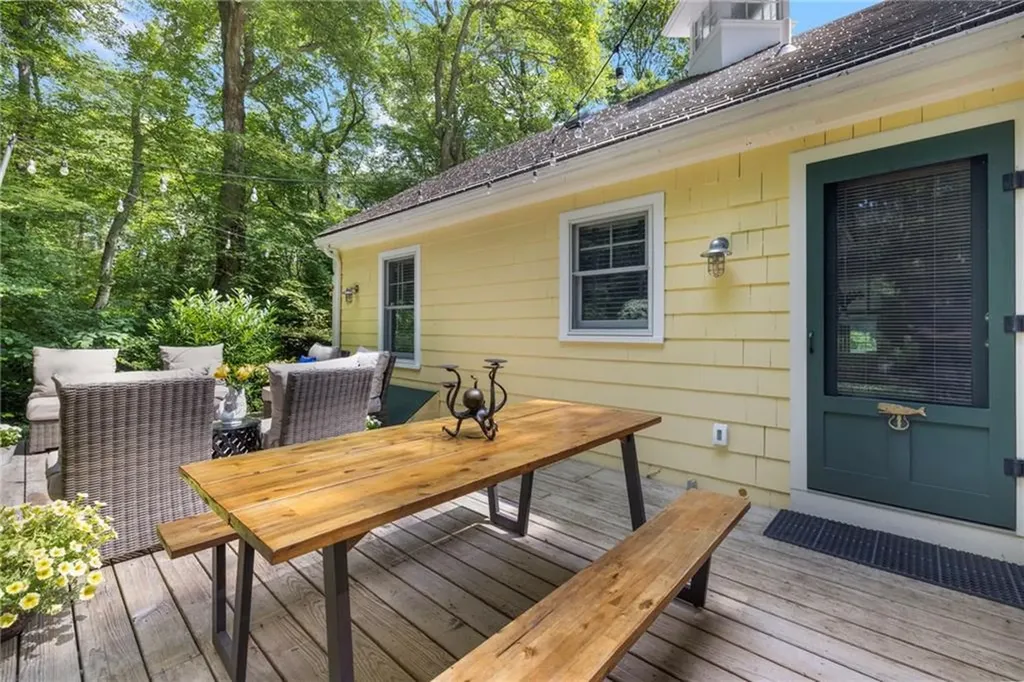 96 Steamboat Street Jamestown RI 02835