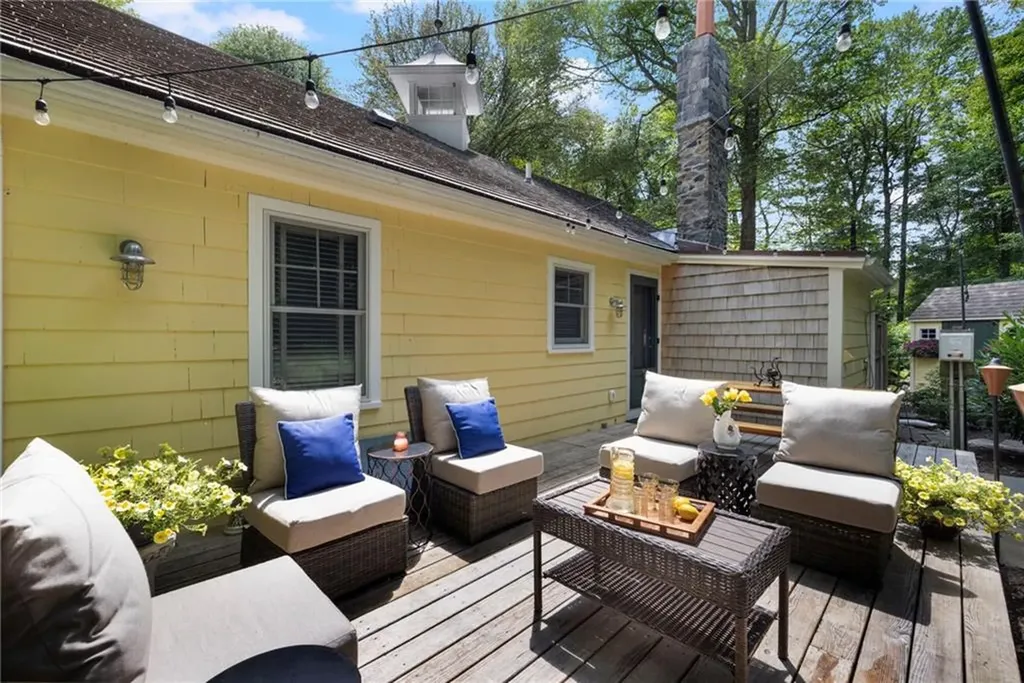 96 Steamboat Street Jamestown RI 02835