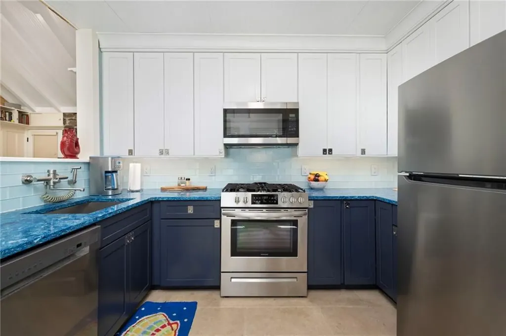 96 Steamboat Street Jamestown RI 02835