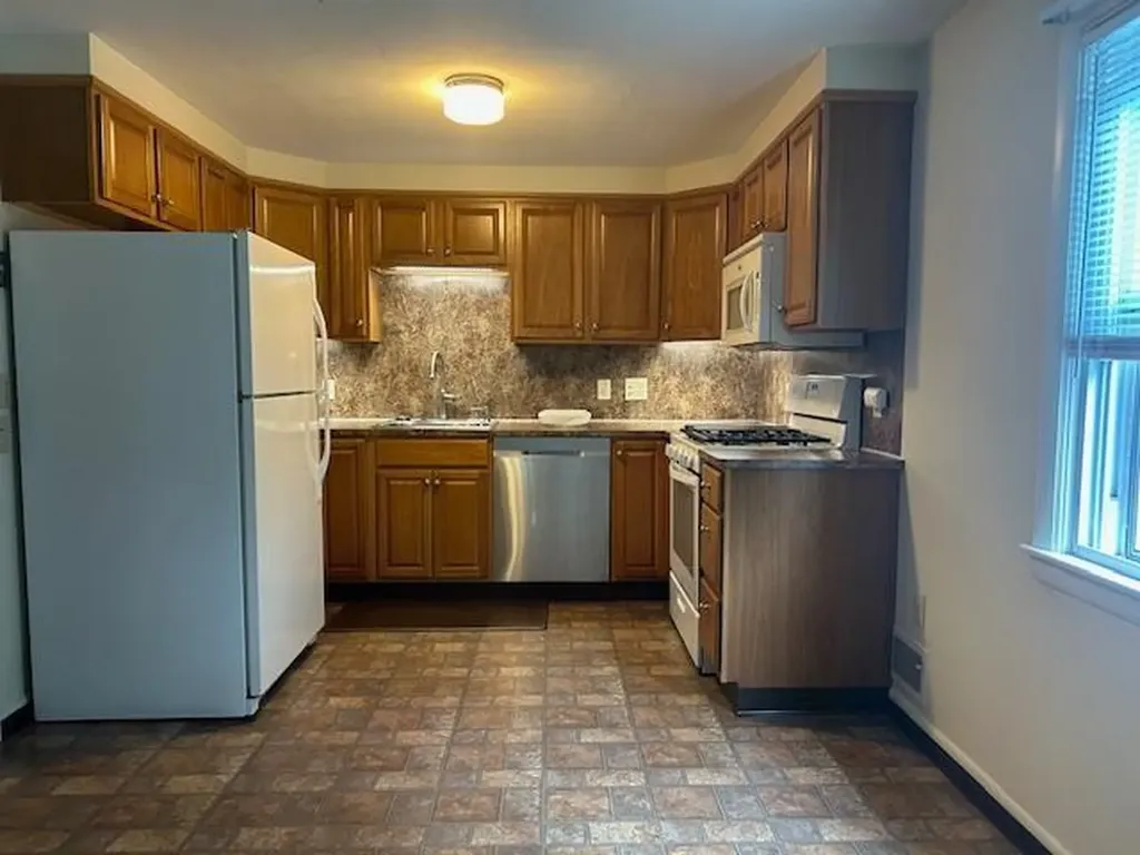 192 Lexington Avenue Cranston RI 02910