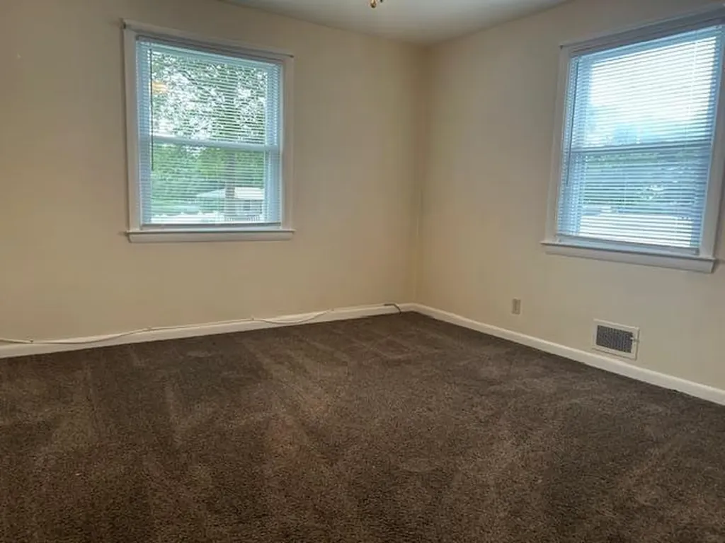 192 Lexington Avenue Cranston RI 02910