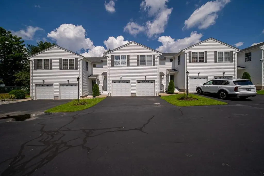 572 Smithfield Road North Providence RI 02904