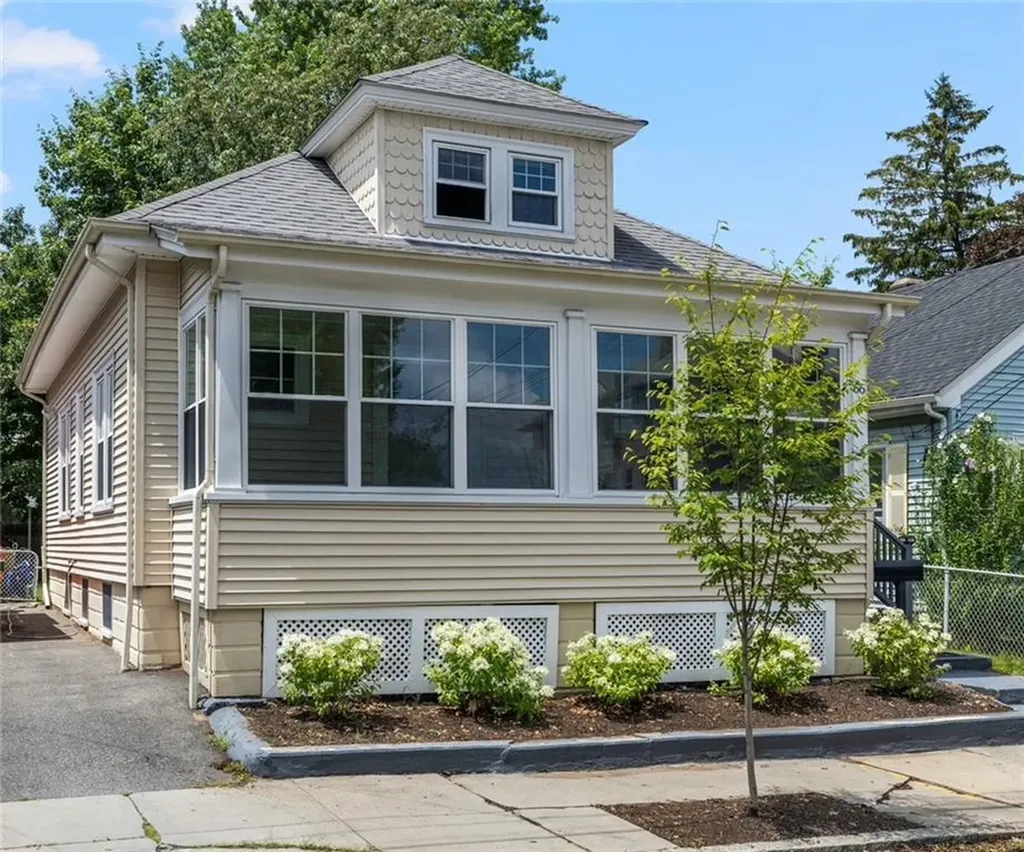 66 Grosvenor Avenue Providence RI 02908