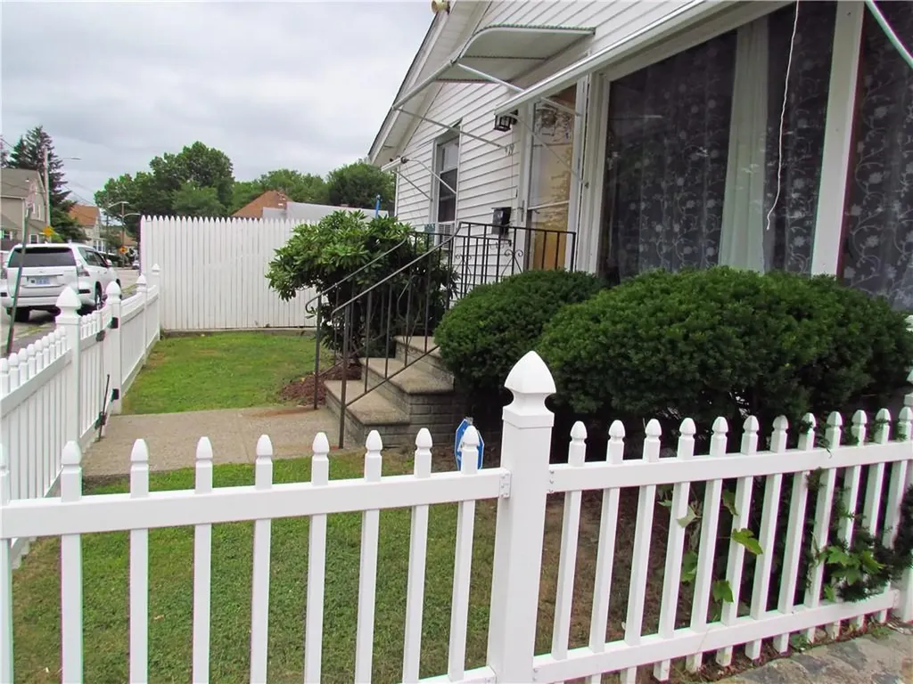 19 Bowlet Street Providence RI 02909