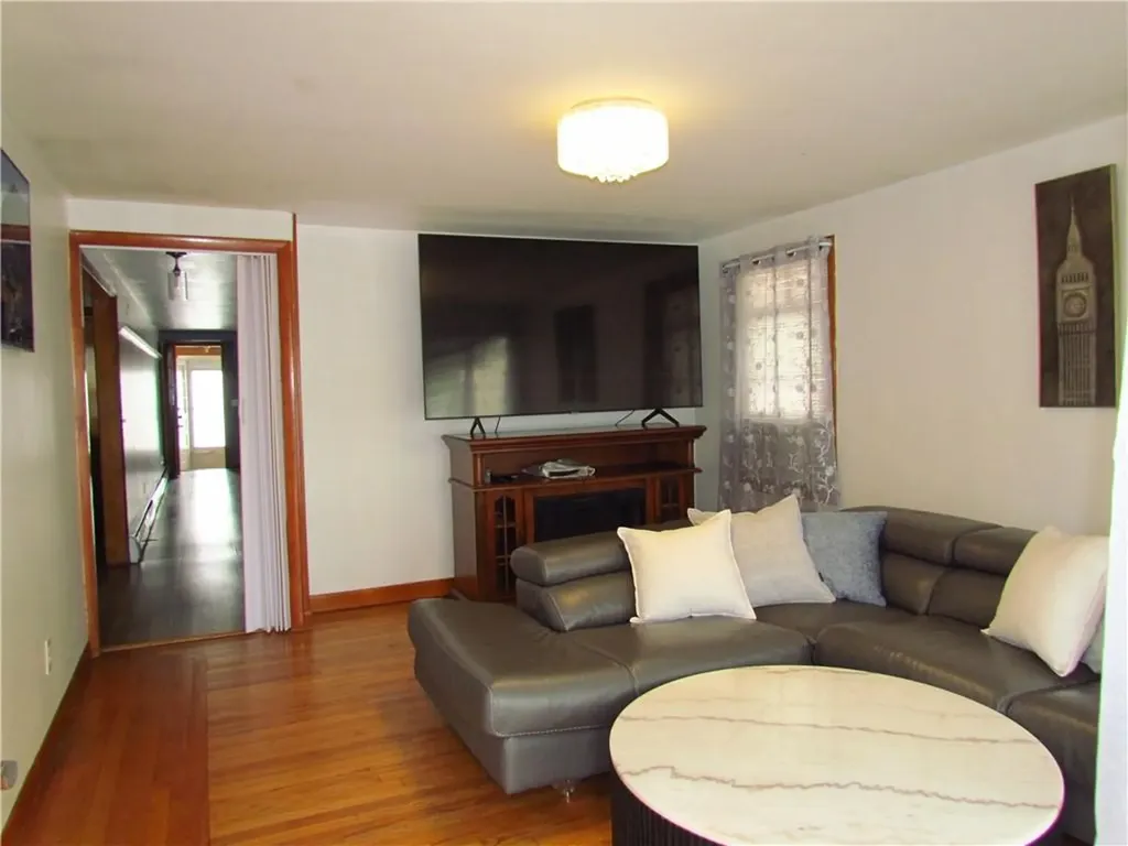 19 Bowlet Street Providence RI 02909