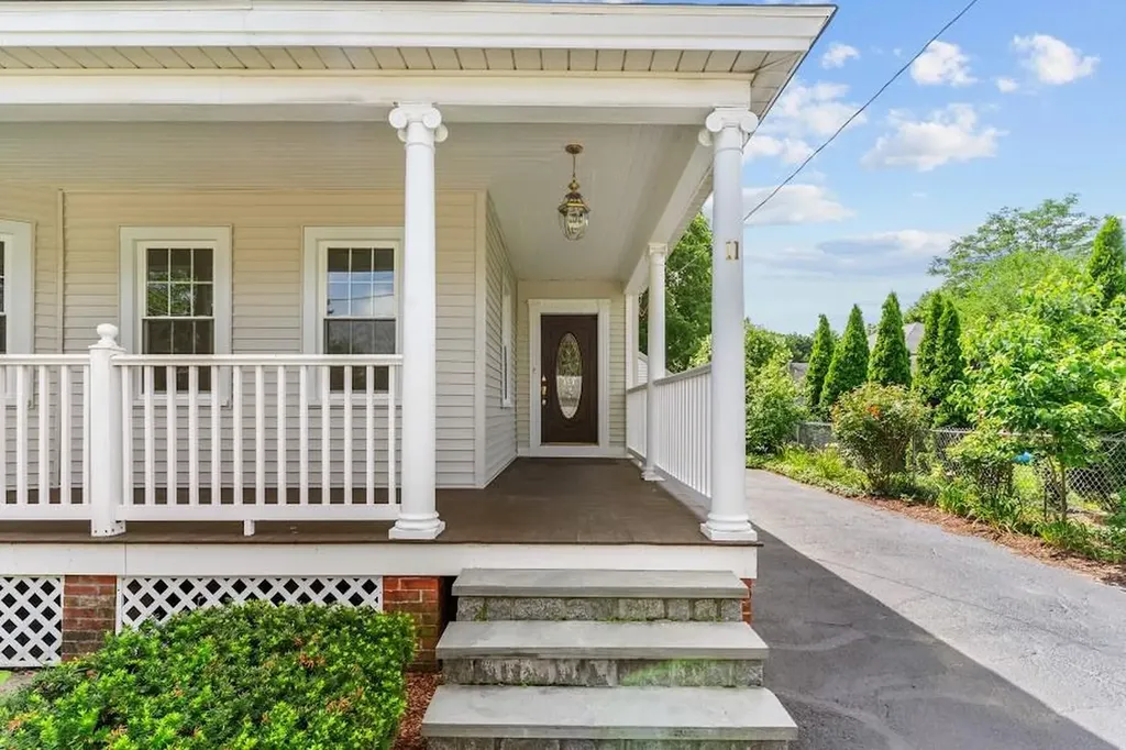 11 Taft Street Coventry RI 02816