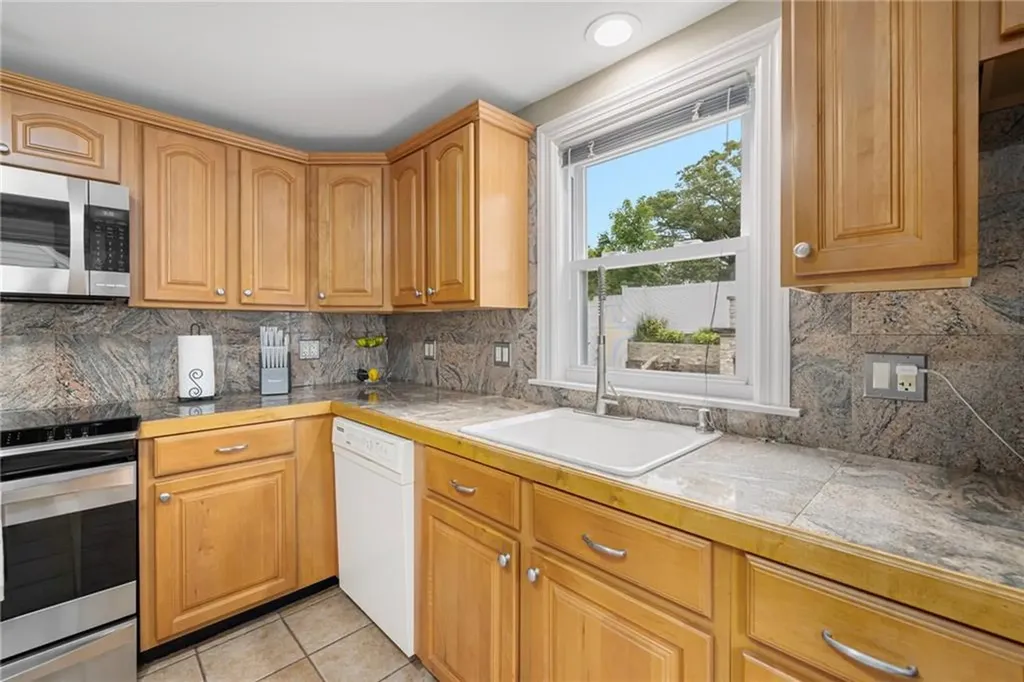12 Hagen Avenue Cranston RI 02920
