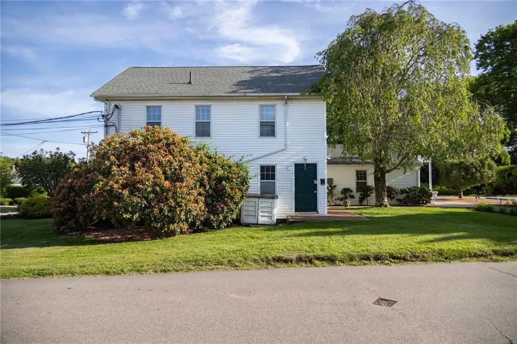 37 East Avenue Westerly RI 02891