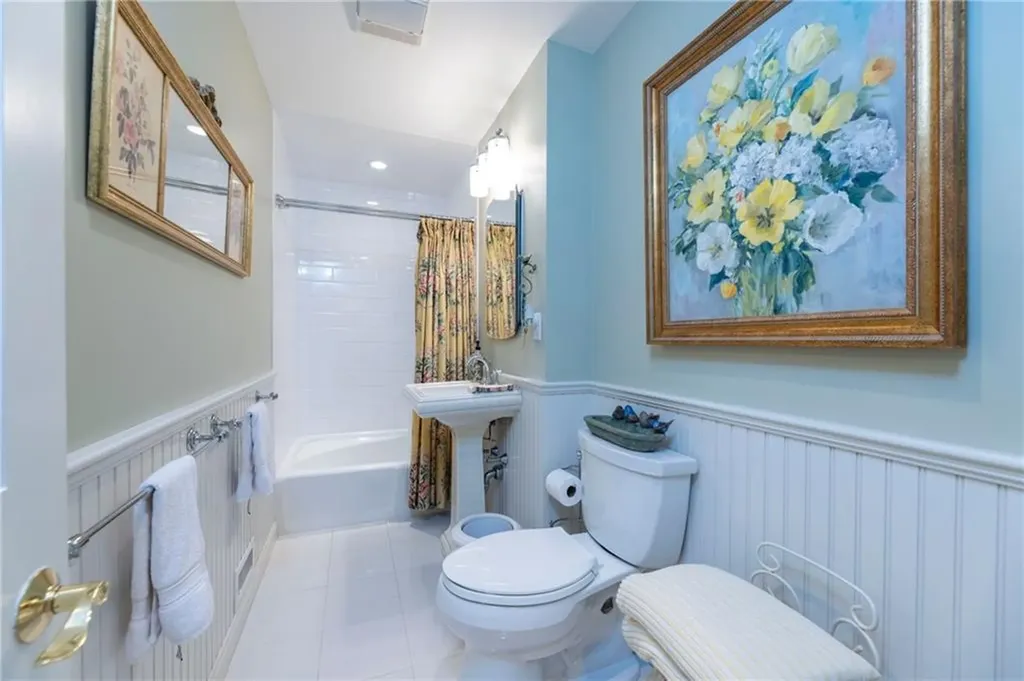 16 Central Street Charlestown RI 02813