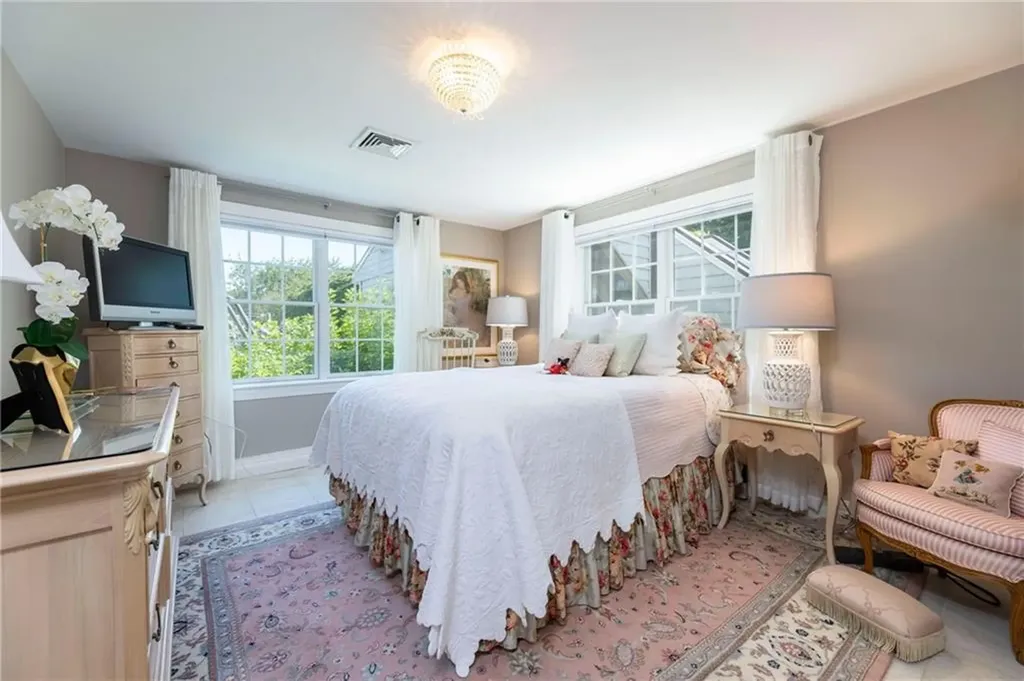 16 Central Street Charlestown RI 02813