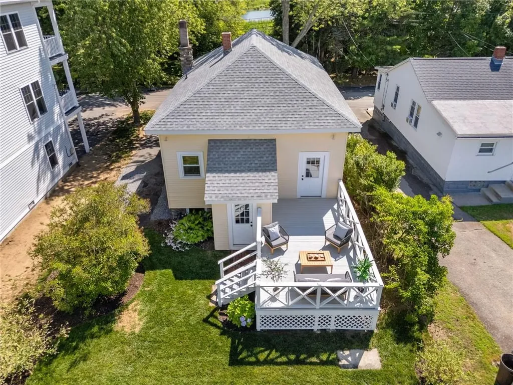 83 Spring Avenue Barrington RI 02806