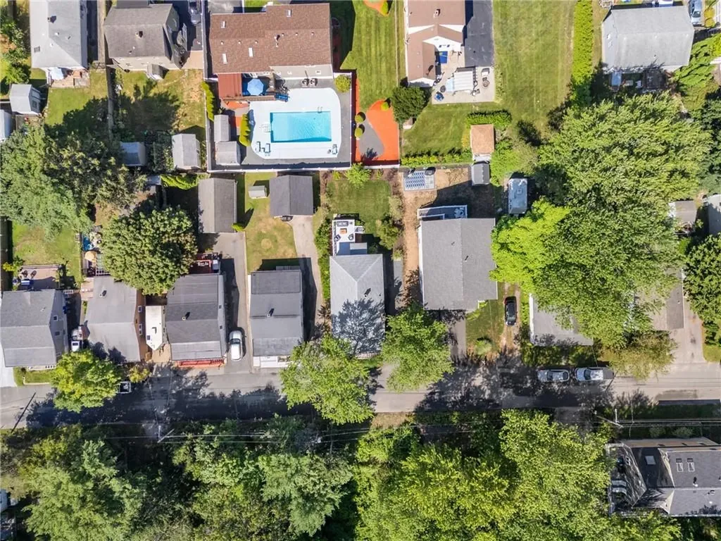 83 Spring Avenue Barrington RI 02806