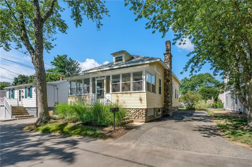 83 Spring Avenue Barrington RI 02806