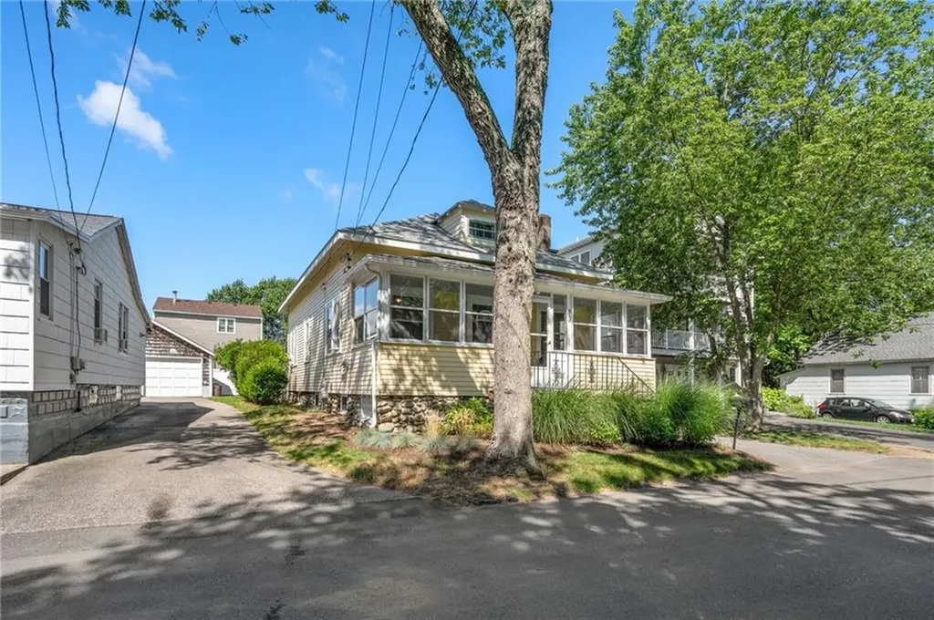 83 Spring Avenue Barrington RI 02806